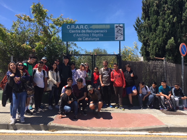Alumnos de los APS y las educadoras del Zoo visitan el CRARC
