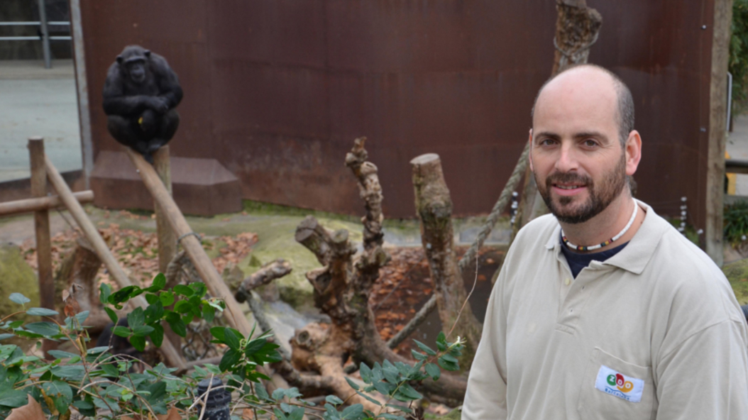 Raúl Cabrera, cuidador del Zoo de Barcelona